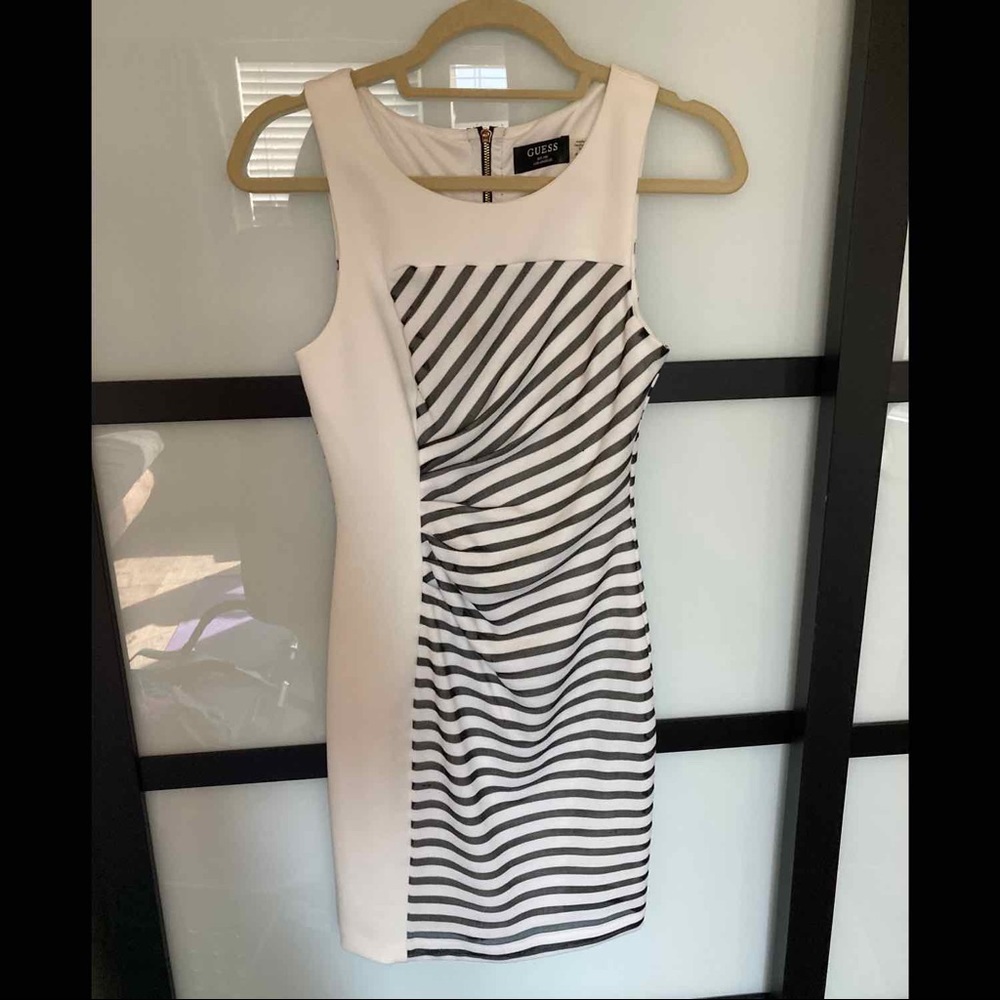 Guess white and black dress size 0